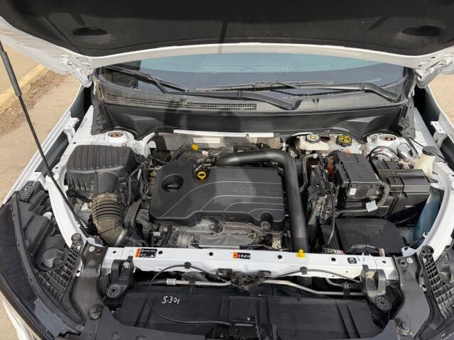 Used 2024 GMC Terrain SLT image 17