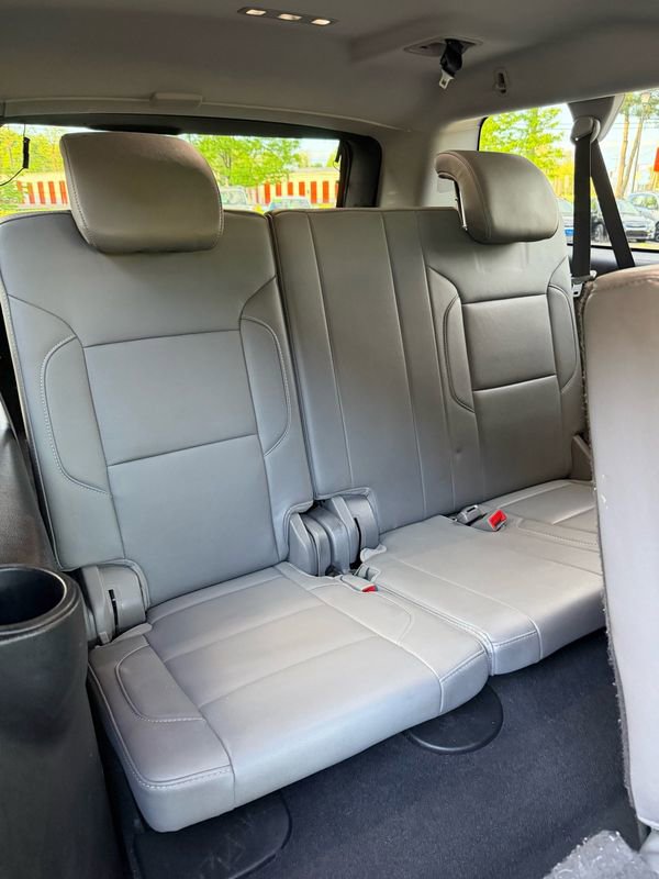 Used 2019 Chevrolet Suburban LT AWD/4WD image 13
