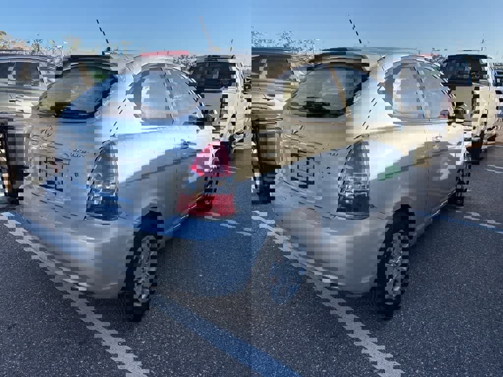 Used 2010 Hyundai Accent GS w/ Premium Pkg 3 image 3