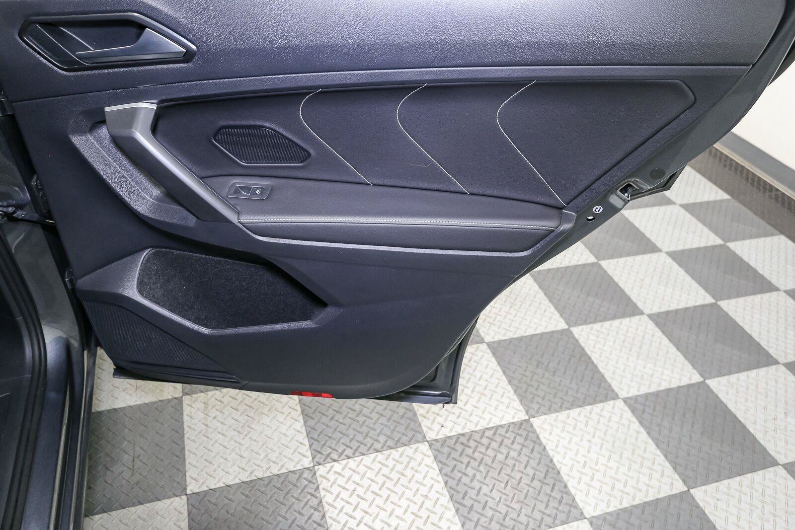 Certified 2024 Volkswagen Tiguan SE R-Line FWD image 26
