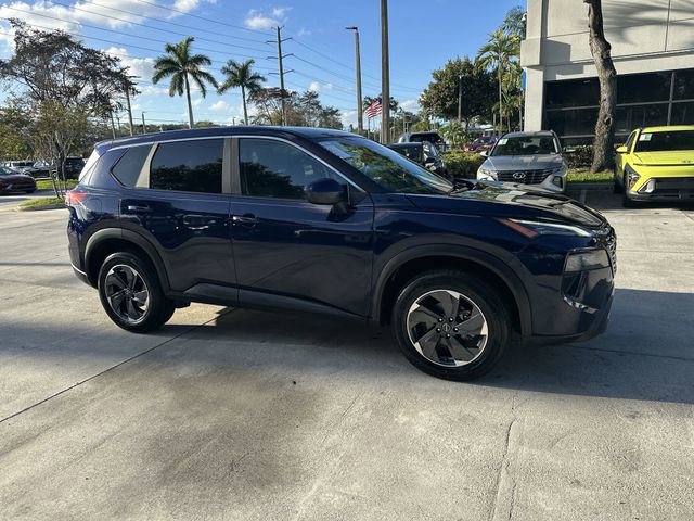 Used 2024 Nissan Rogue SV image 34