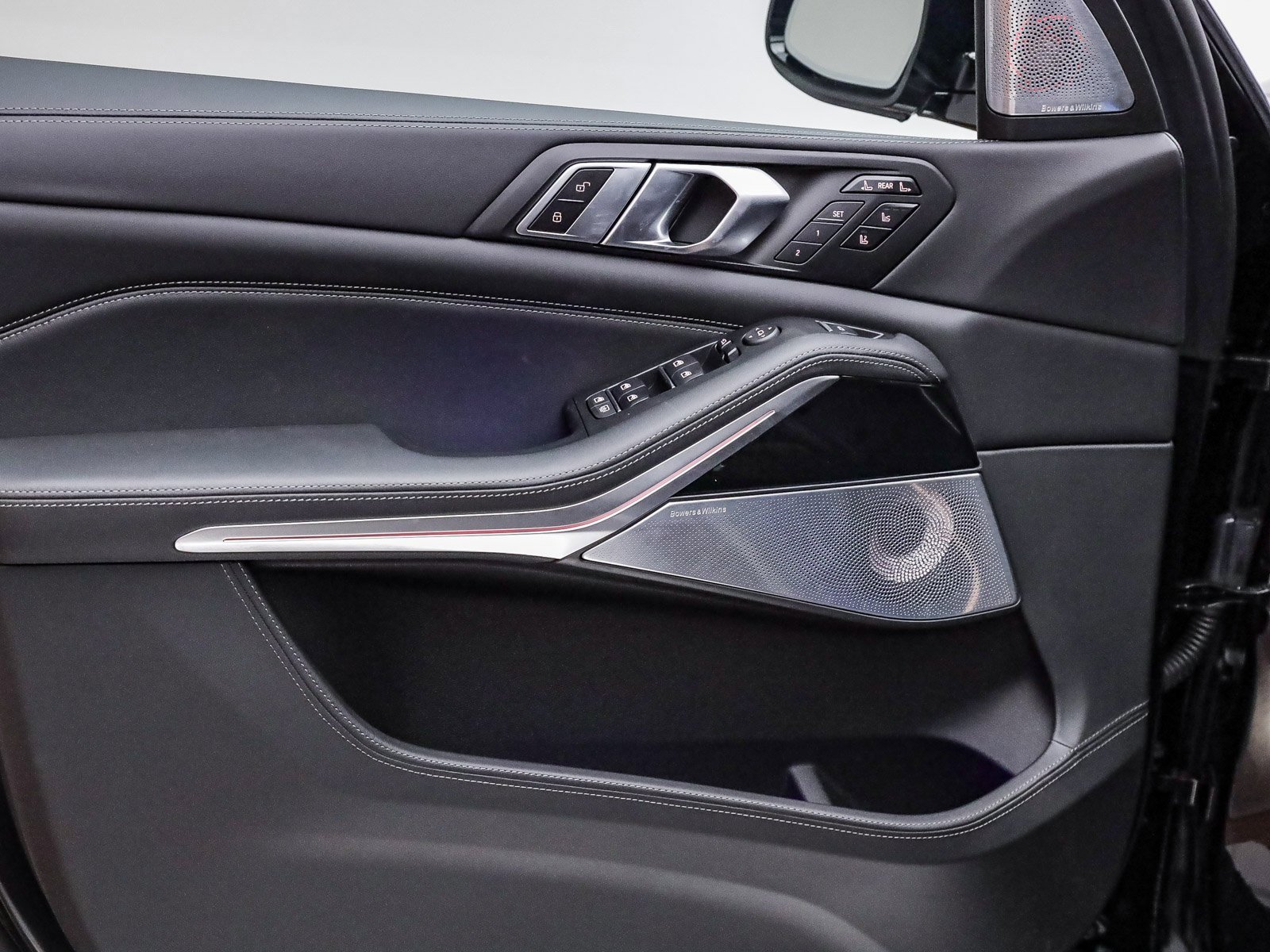 New 2026 BMW ALPINA XB7 image 21