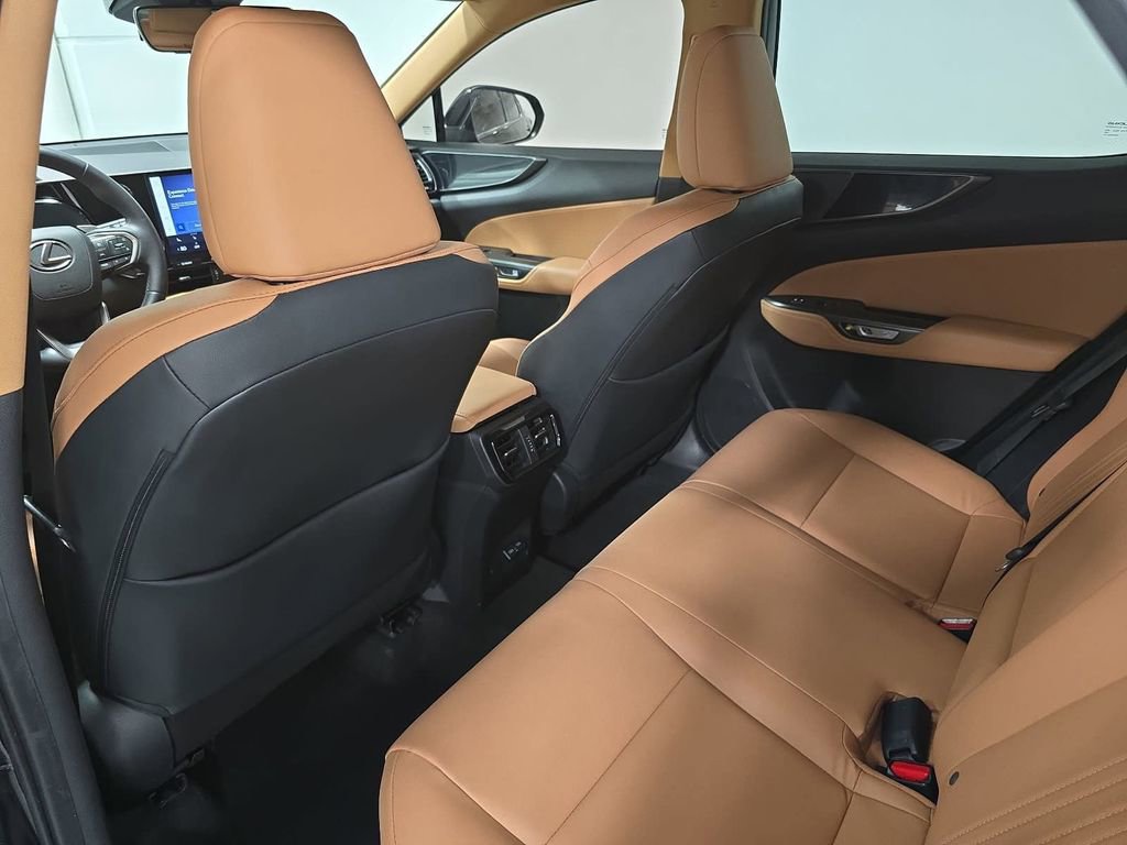Used 2023 Lexus NX 250 FWD w/ Towing Package (2000 Lbs) image 26