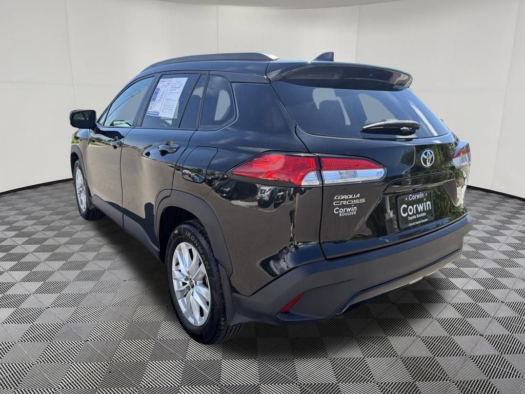 Used 2024 Toyota Corolla Cross LE AWD/4WD image 4