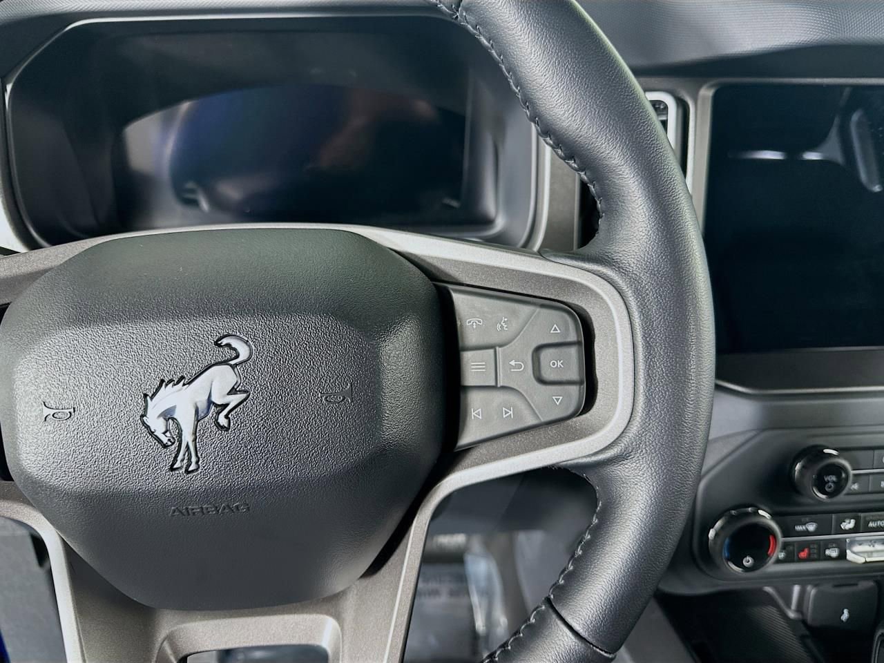 Used 2025 Ford Bronco Badlands image 34