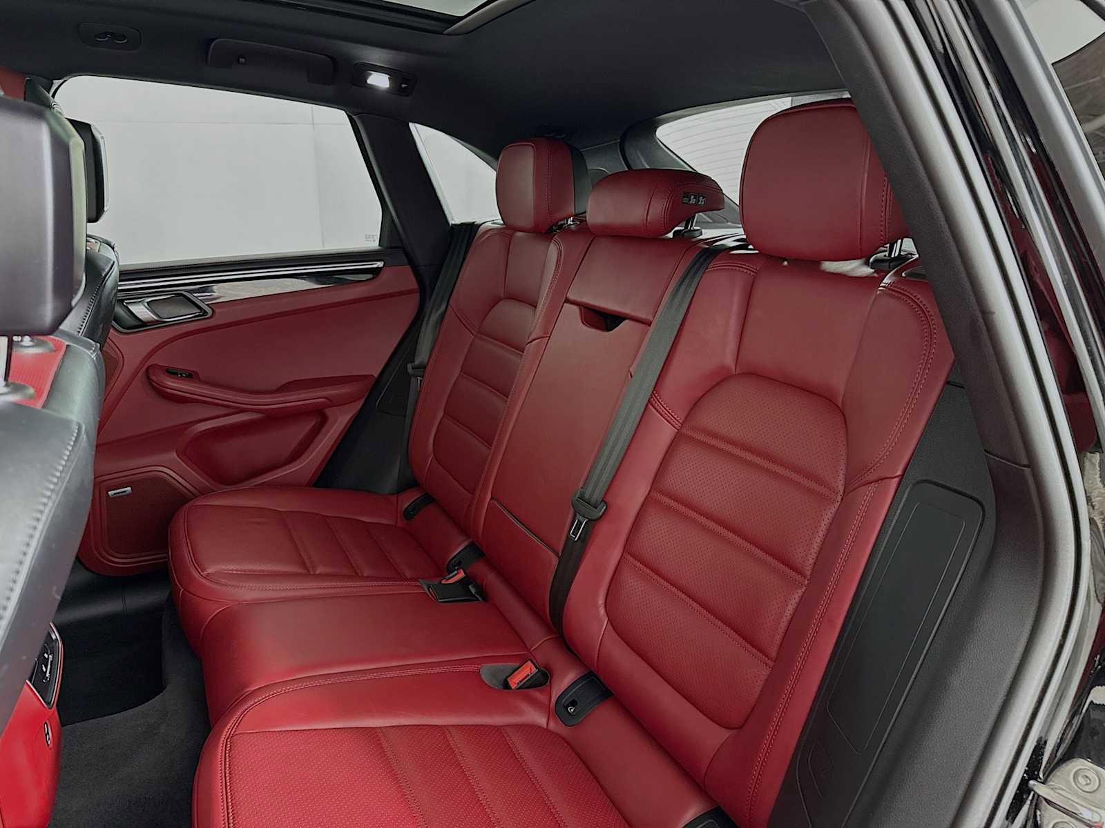 Used 2024 Porsche Macan S image 23