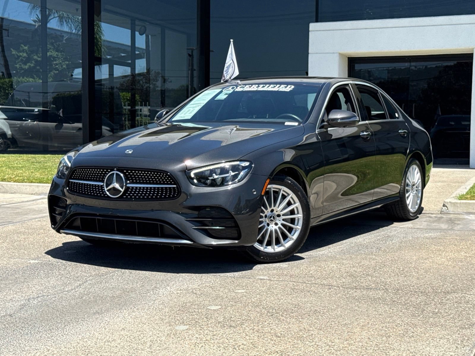 Used 2022 Mercedes-Benz E 350 Sedan image 2