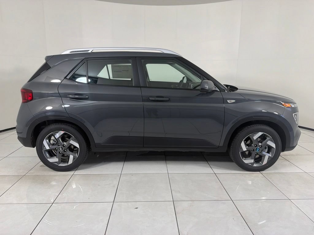 New 2026 Hyundai Venue SEL FWD image 4