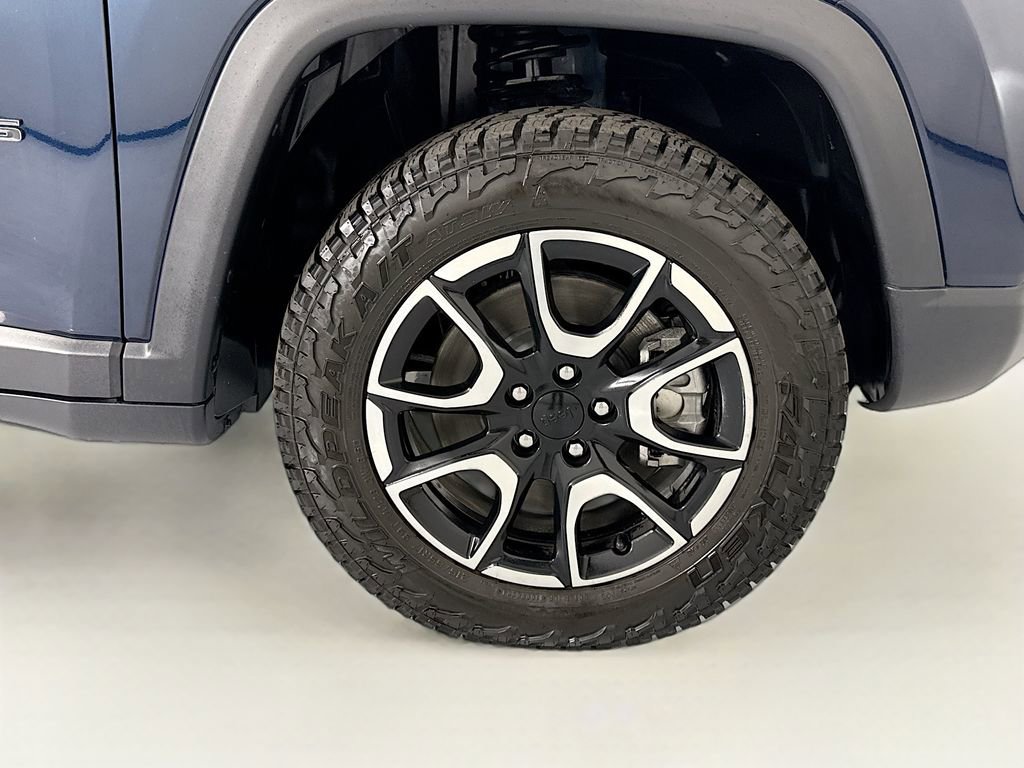 Used 2024 Jeep Compass Trailhawk AWD/4WD image 32