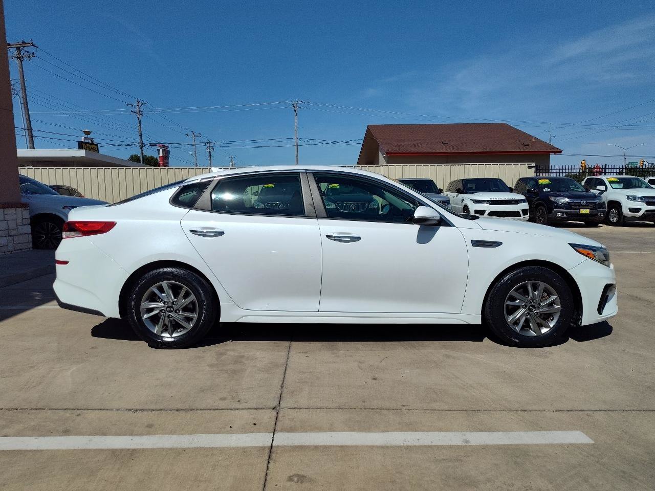 Used 2019 Kia Optima LX FWD image 3
