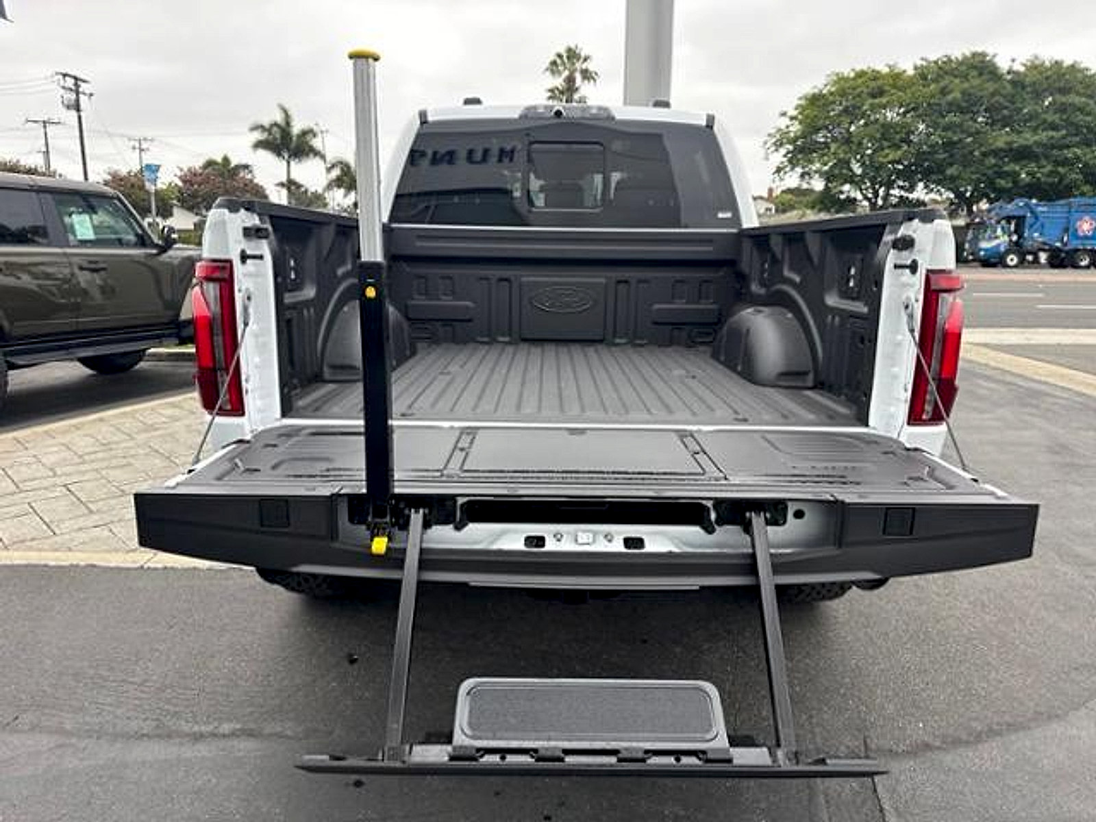 Used 2026 Ford F150 Raptor w/ Equipment Group 803A Raptor R AWD/4WD image 7