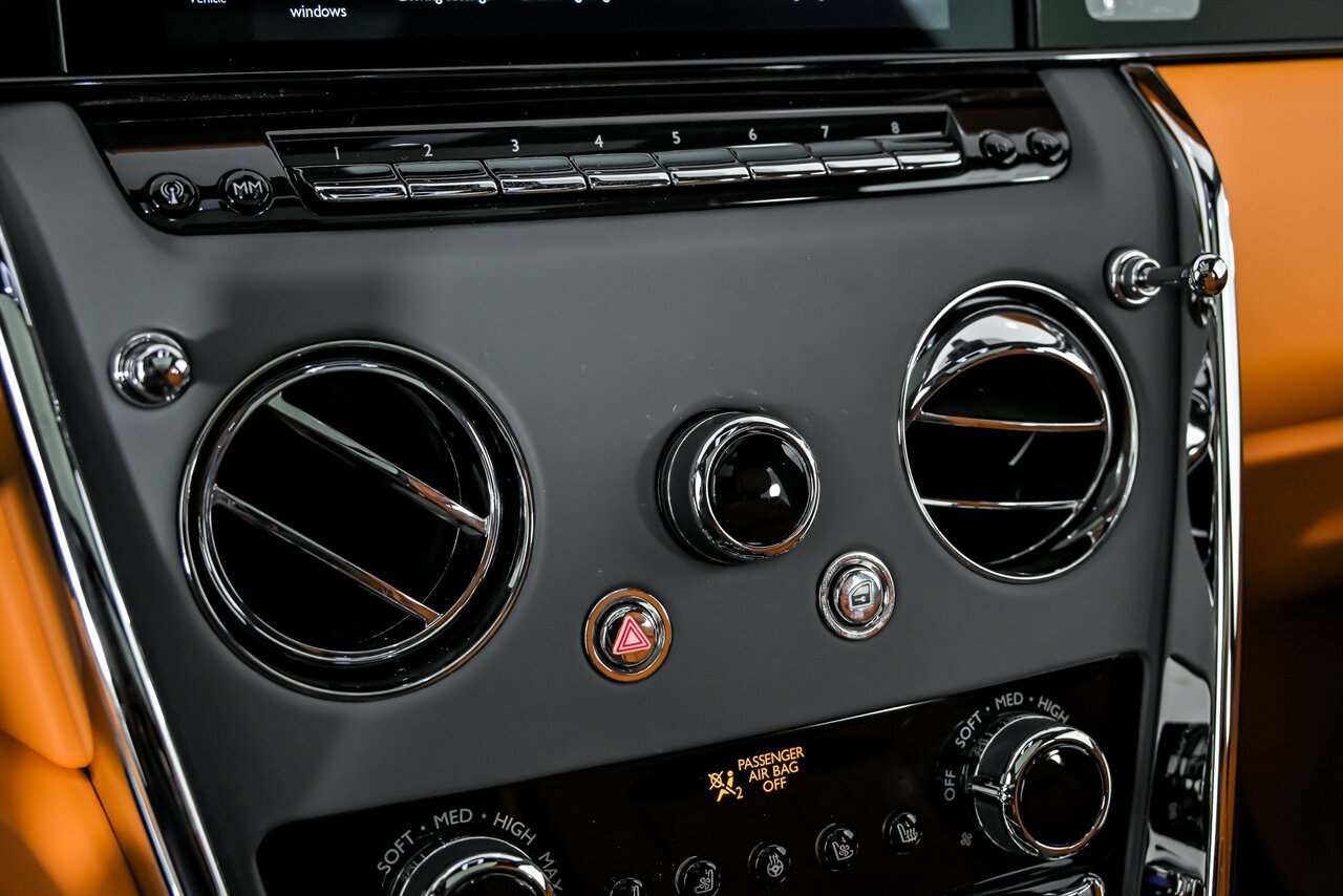 Used 2025 Rolls-Royce Cullinan image 39