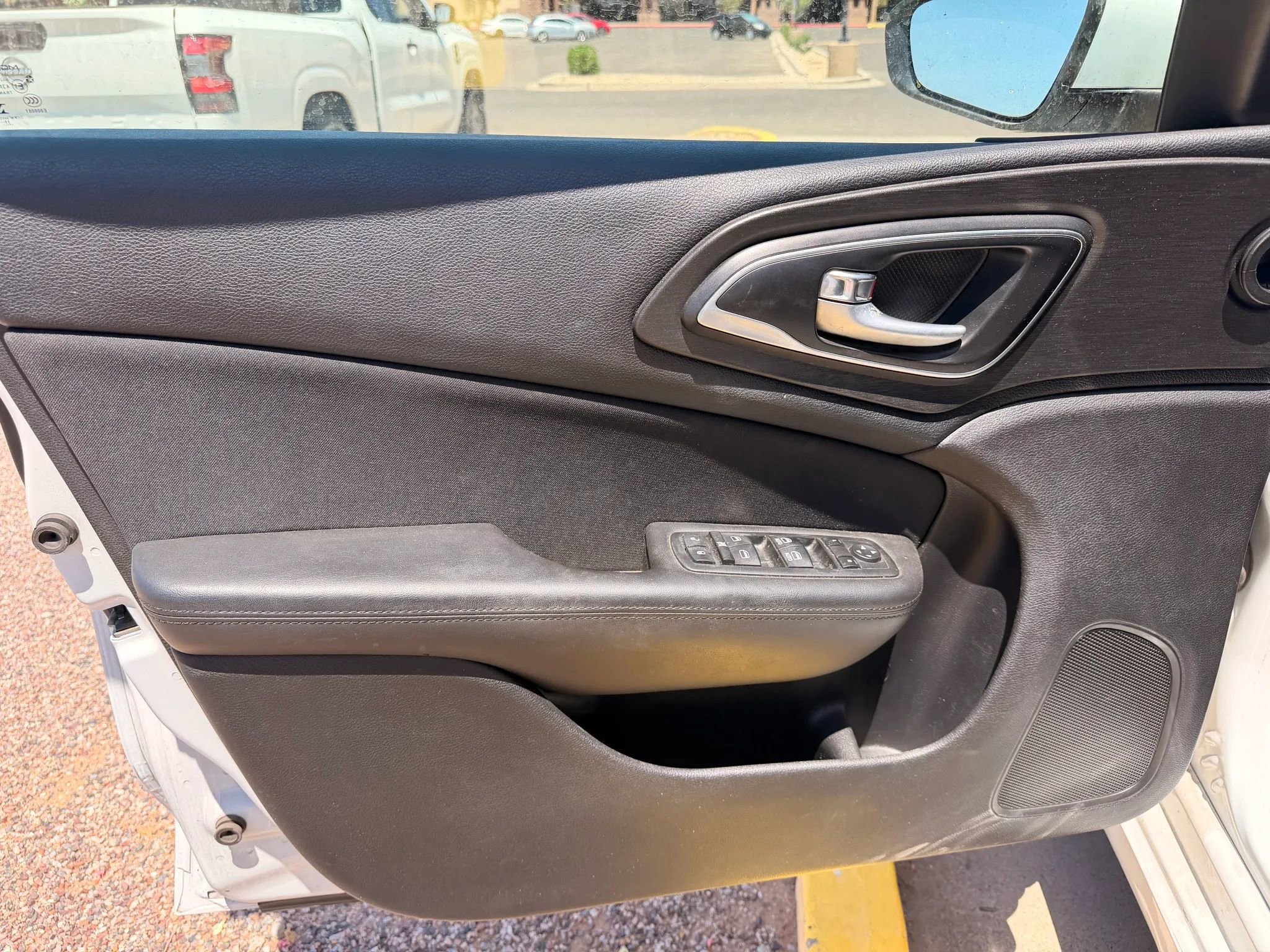 Used 2016 Chrysler 200 Limited FWD image 5