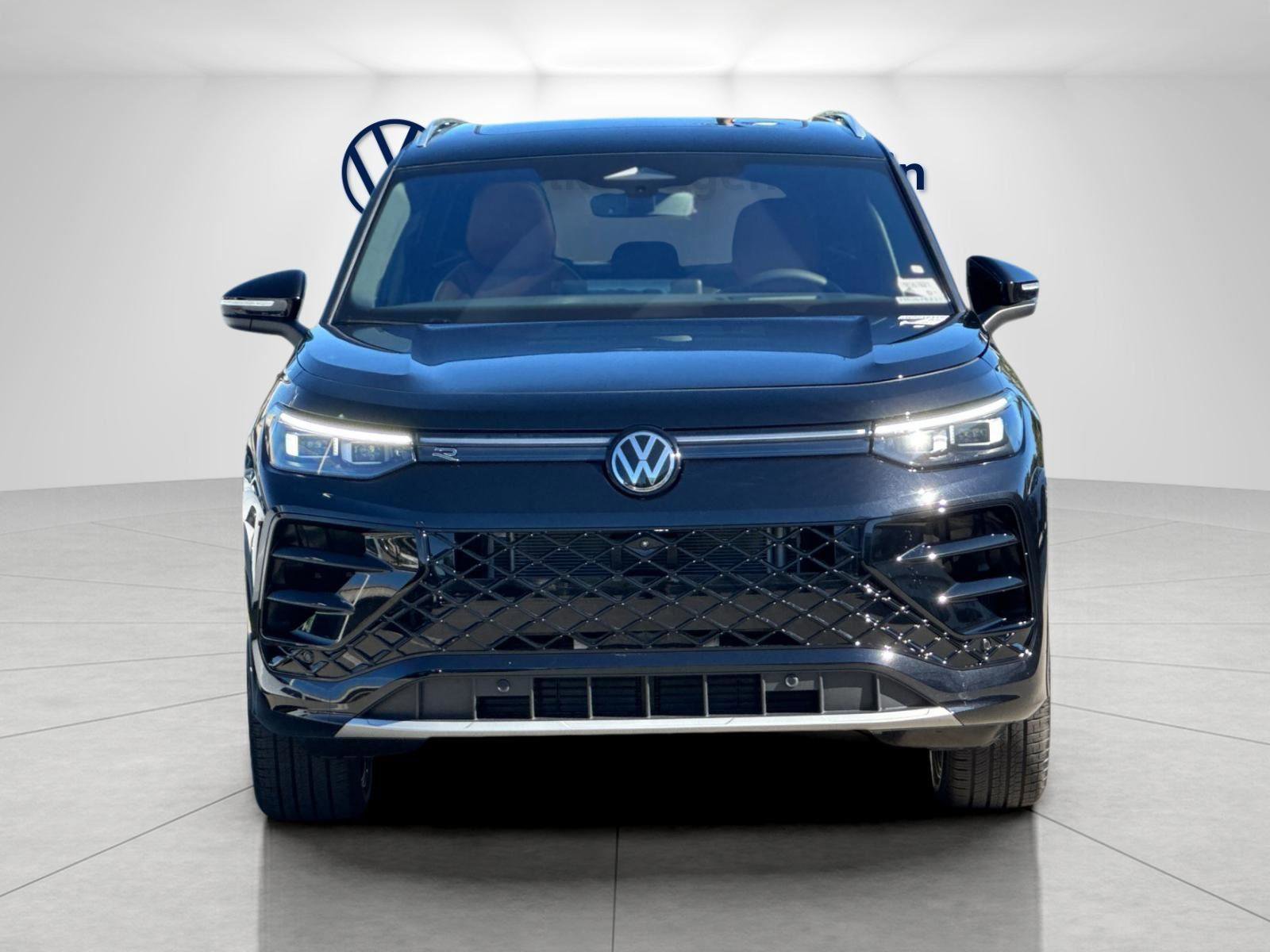New 2026 Volkswagen Tiguan SEL R-Line image 8