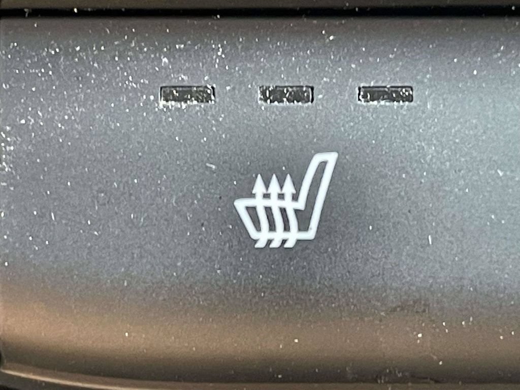 Used 2023 Hyundai Elantra Limited FWD image 20