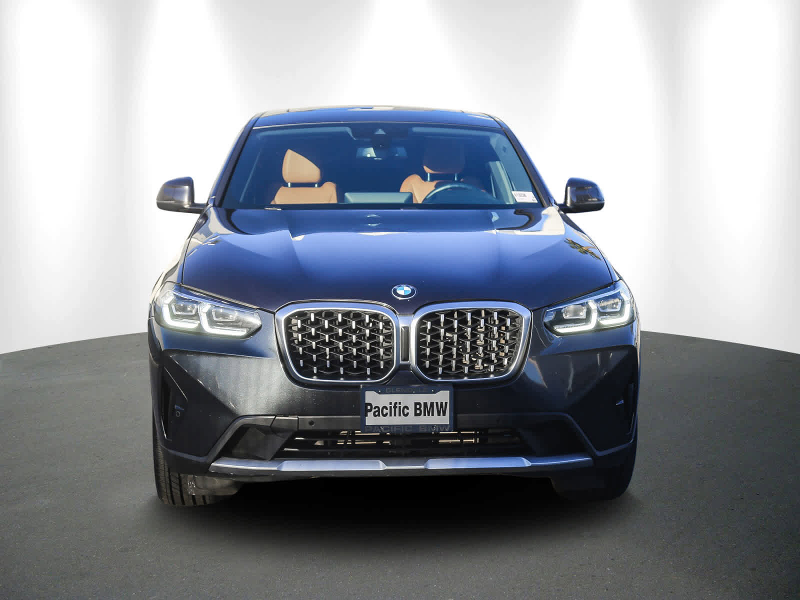 Used 2023 BMW X4 xDrive30i w/ Convenience Package image 2