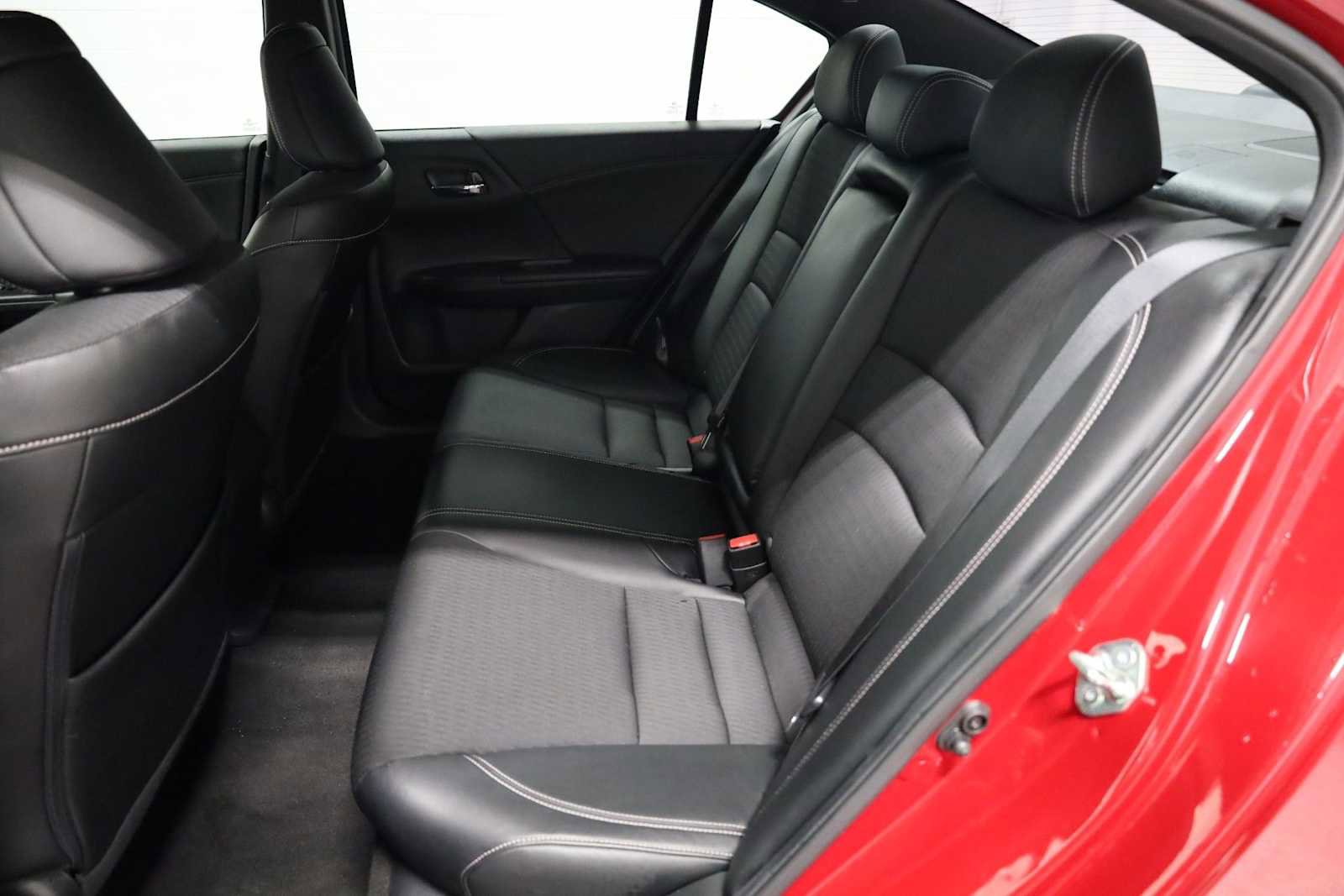 Used 2016 Honda Accord Sport image 32