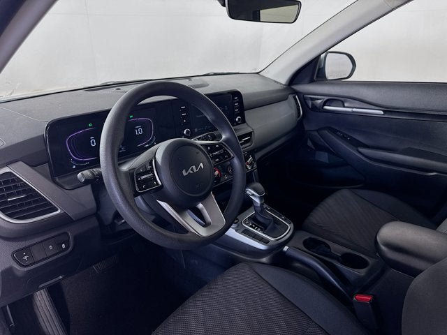 Certified 2025 Kia Seltos LX AWD/4WD image 9