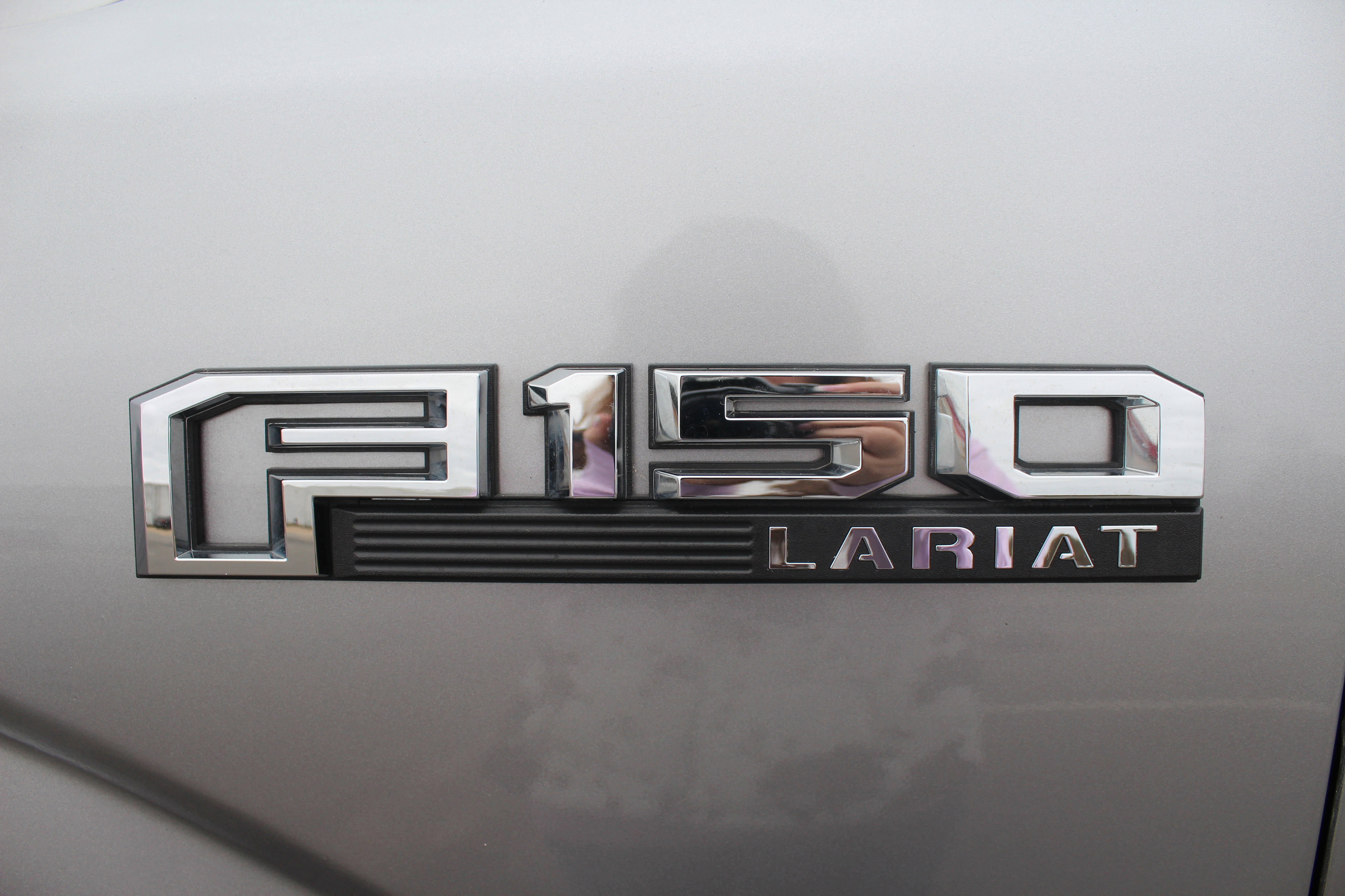 Used 2020 Ford F150 Lariat image 3