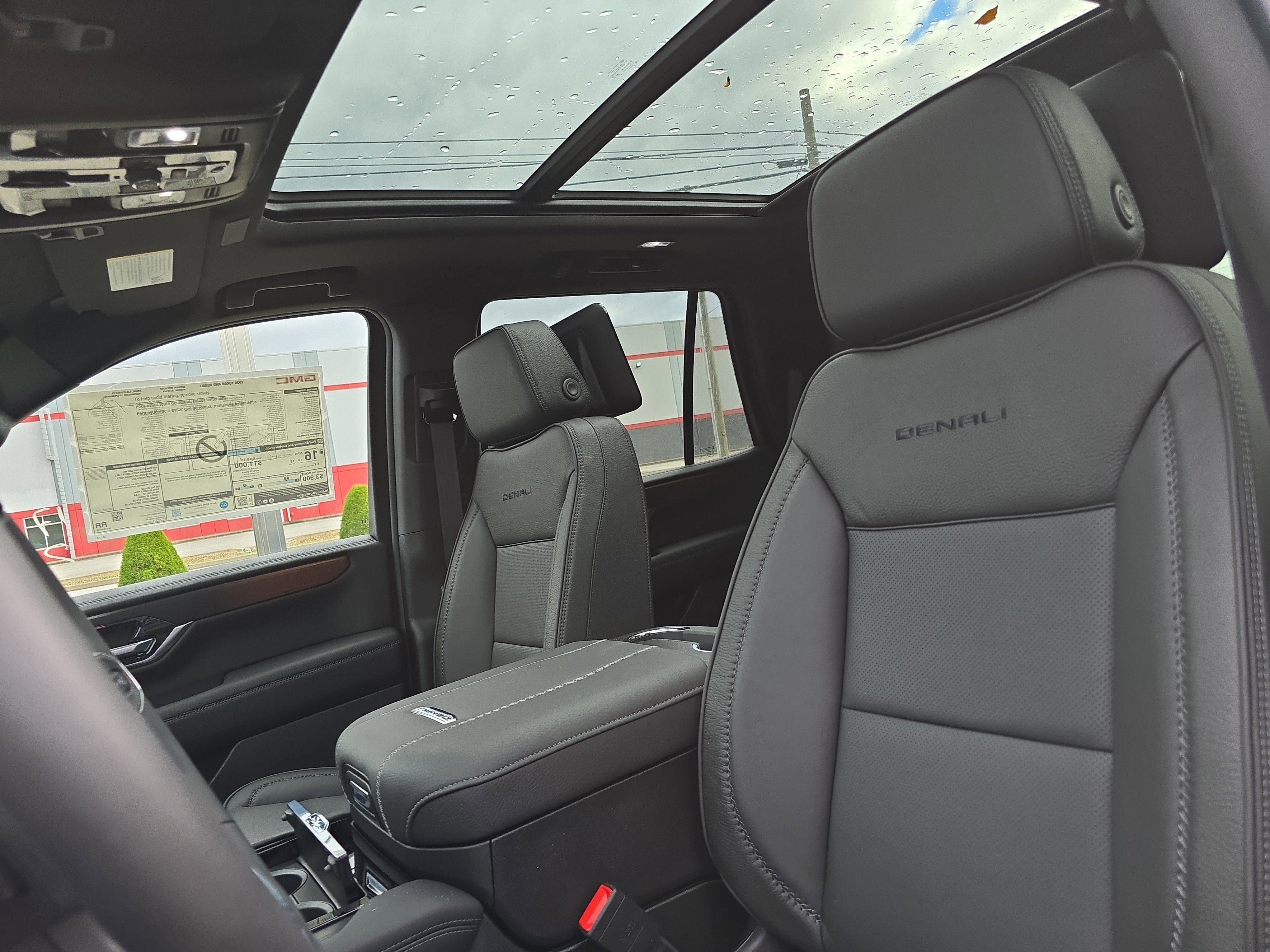 New 2026 GMC Yukon Denali w/ Denali Reserve Package image 13