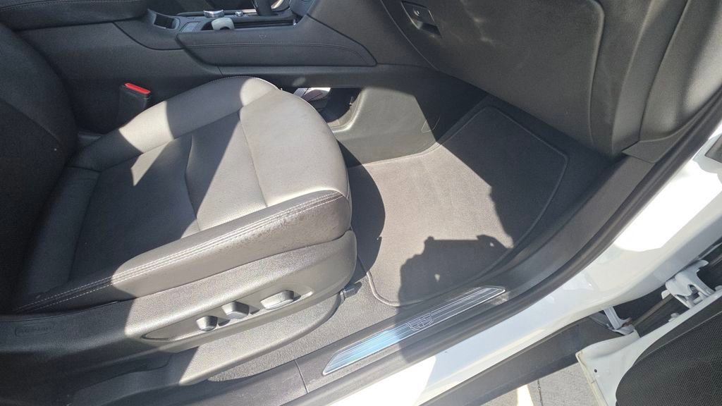 Used 2025 Cadillac XT5 Premium Luxury image 13