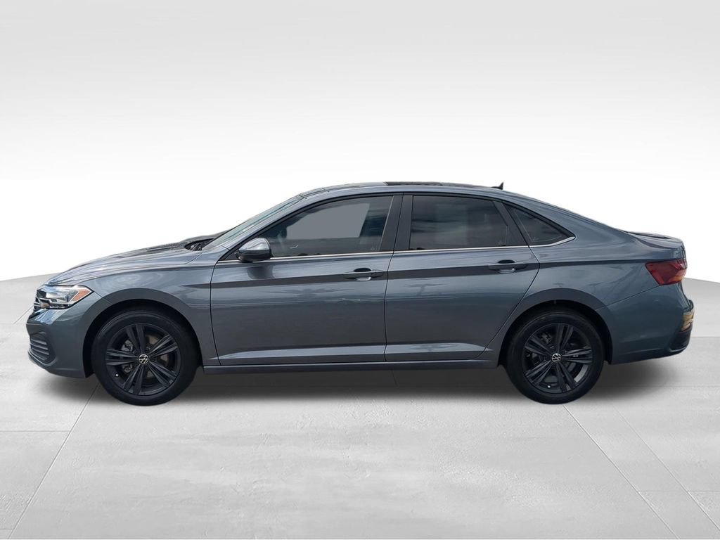 Used 2024 Volkswagen Jetta SE w/ Panoramic Sunroof Package FWD image 7