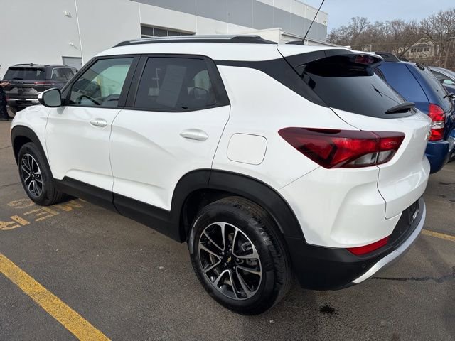 Certified 2025 Chevrolet TrailBlazer LT w/ LT Cold Weather Package FWD image 4