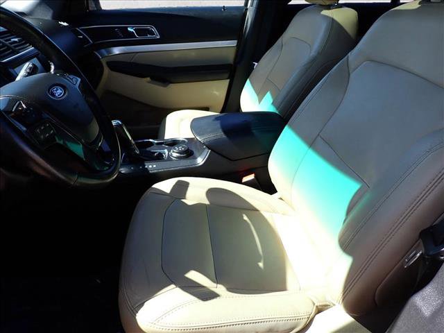 Used 2016 Ford Explorer XLT w/ Equipment Group 202A AWD/4WD image 13