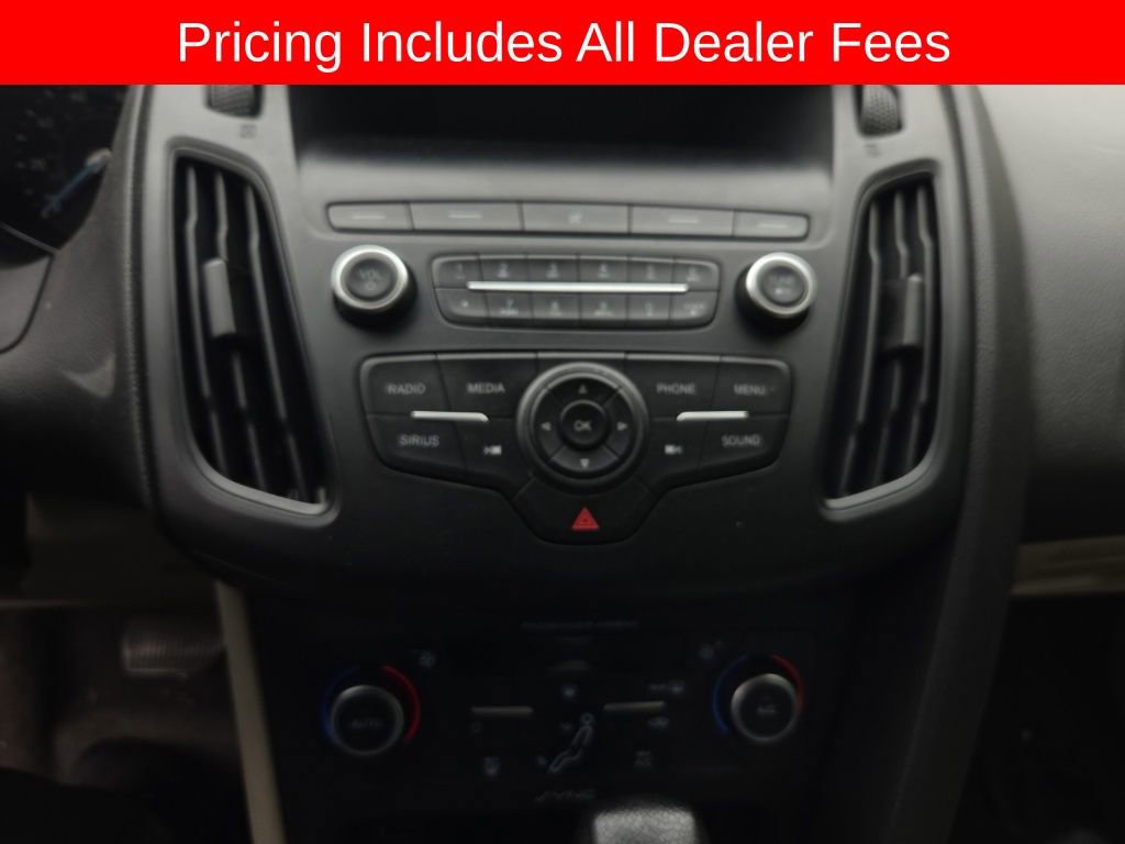 Used 2018 Ford Focus SE FWD image 5