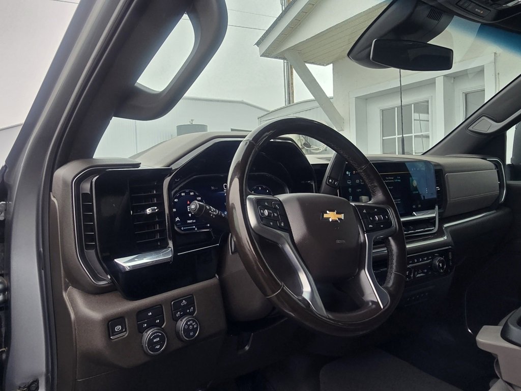 Used 2024 Chevrolet Silverado 2500 LT w/ Convenience Package image 15