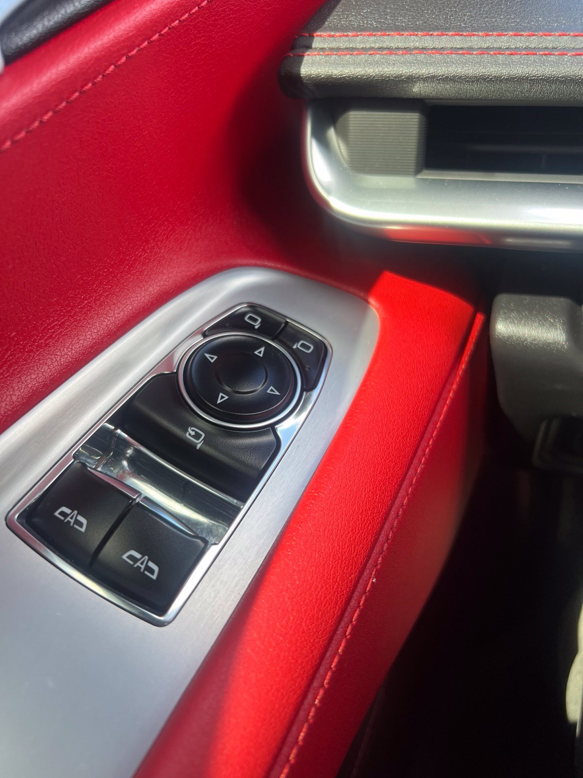 Used 2022 Chevrolet Corvette Stingray Preferred Cpe w/ Engine Appearance Package RWD image 8