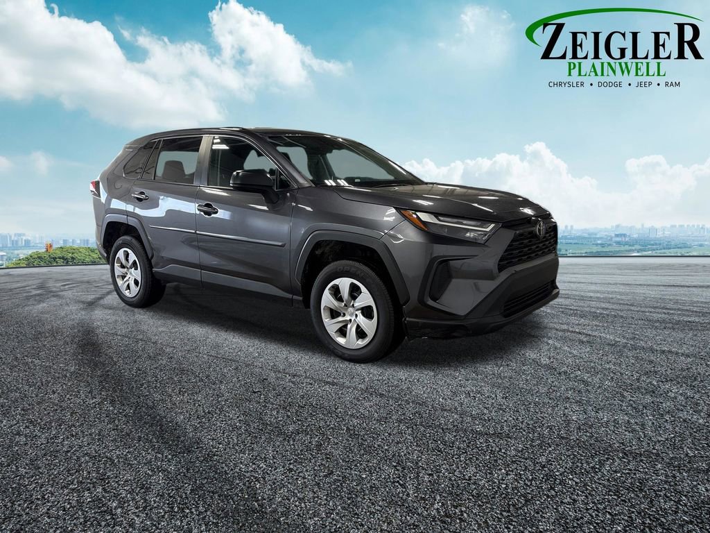 Used 2023 Toyota RAV4 LE image 13