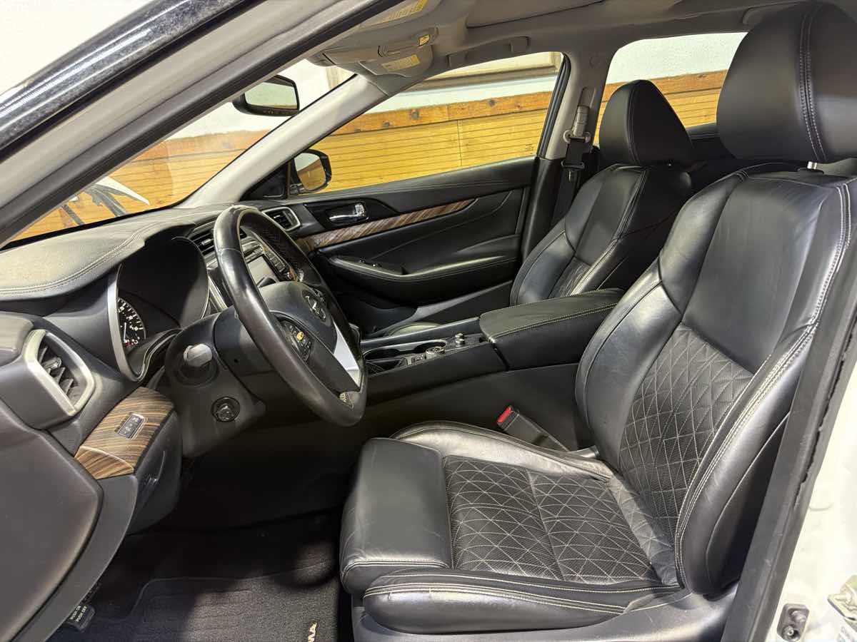 Used 2016 Nissan Maxima Platinum FWD image 16