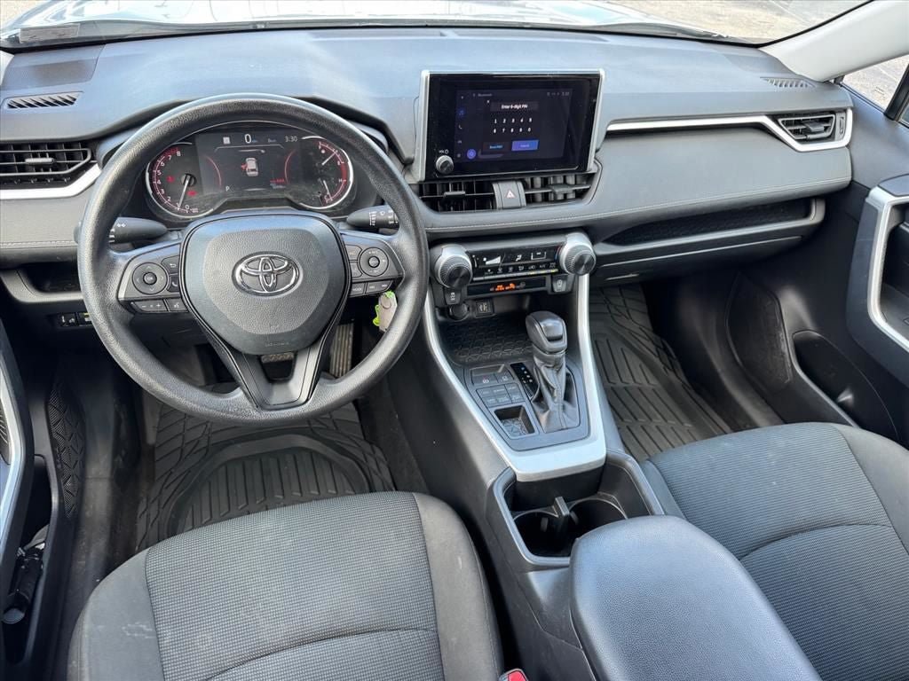 Used 2023 Toyota RAV4 LE AWD/4WD image 14