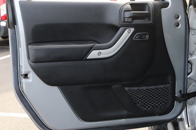 Used 2017 Jeep Wrangler Unlimited Rubicon image 12