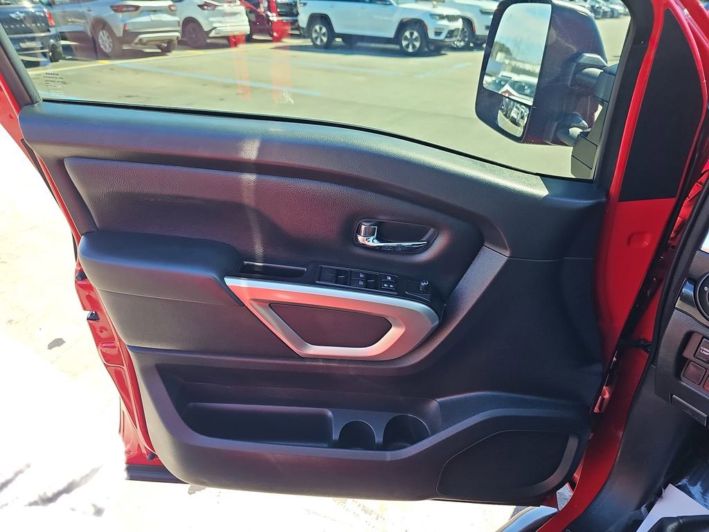 Used 2020 Nissan Titan SV w/ SV Convenience Package image 30