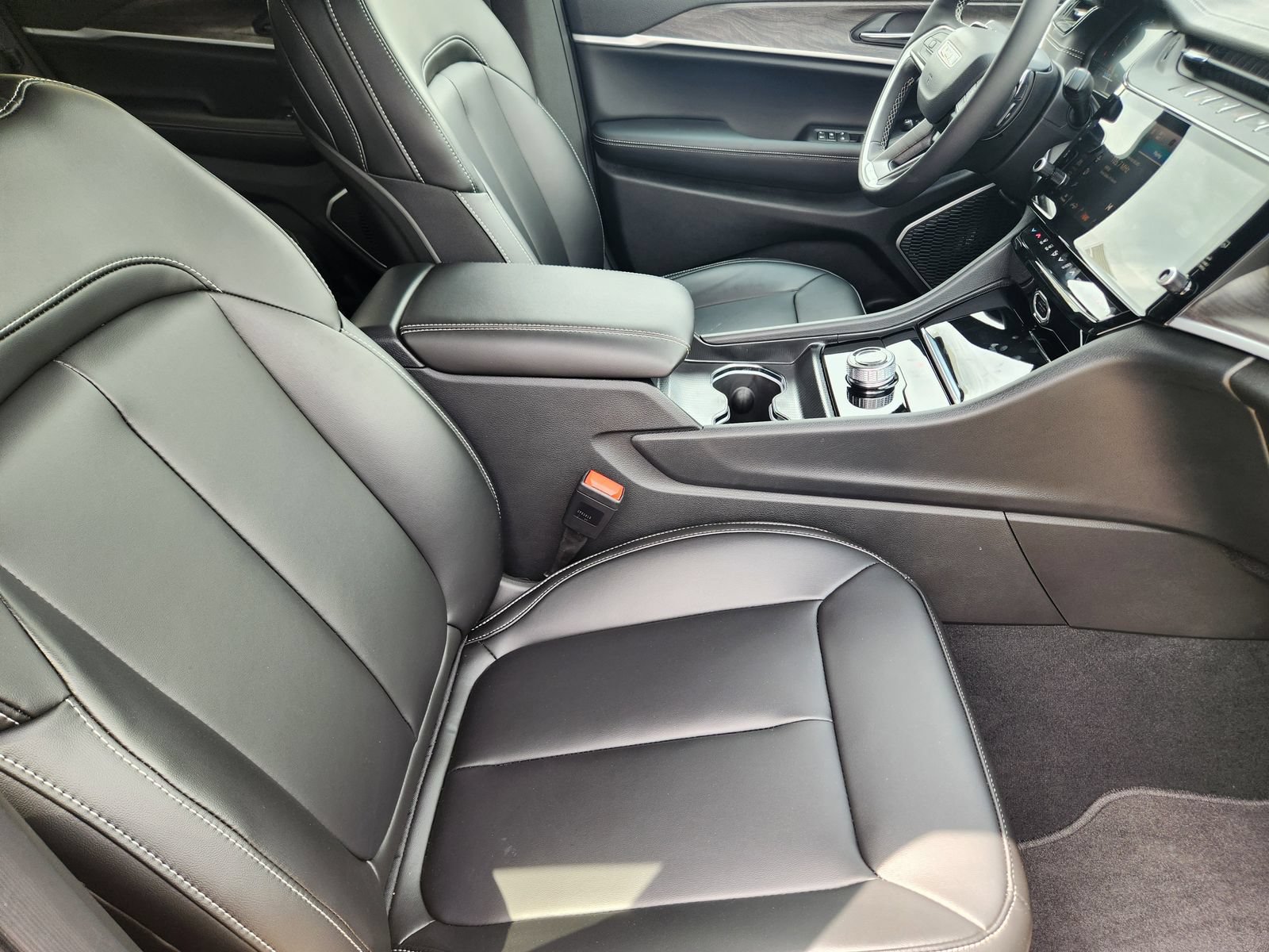 New 2026 Jeep Grand Cherokee Limited w/ Limited Altitude Package RWD image 14