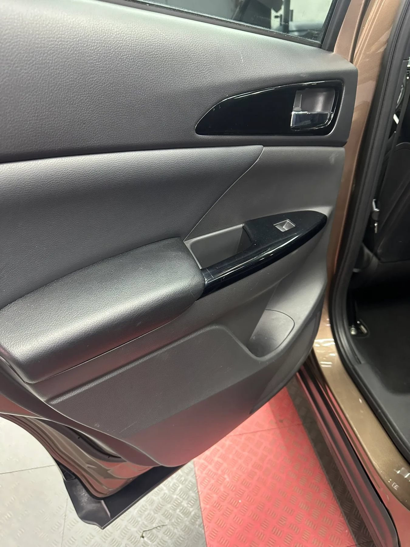 Used 2018 Mitsubishi Eclipse Cross SEL AWD/4WD image 24