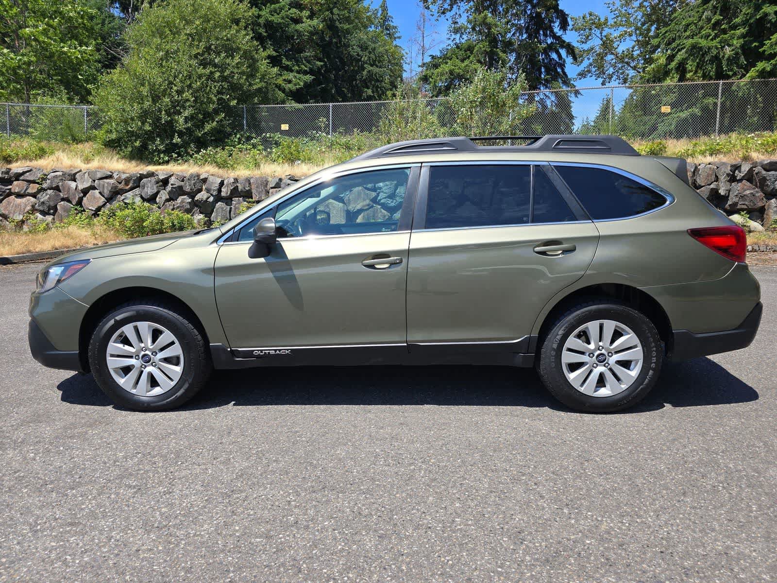 Used 2019 Subaru Outback 2.5i Premium AWD/4WD image 2