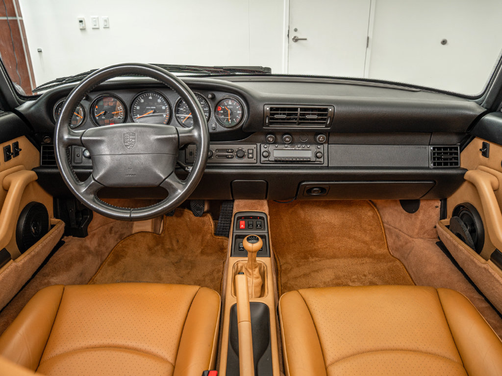 Used 1995 Porsche 911 Carrera RWD image 6