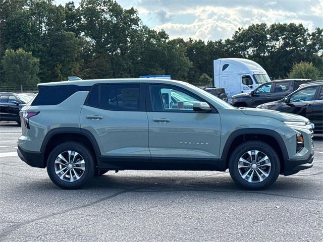 New 2026 Chevrolet Equinox LT image 3