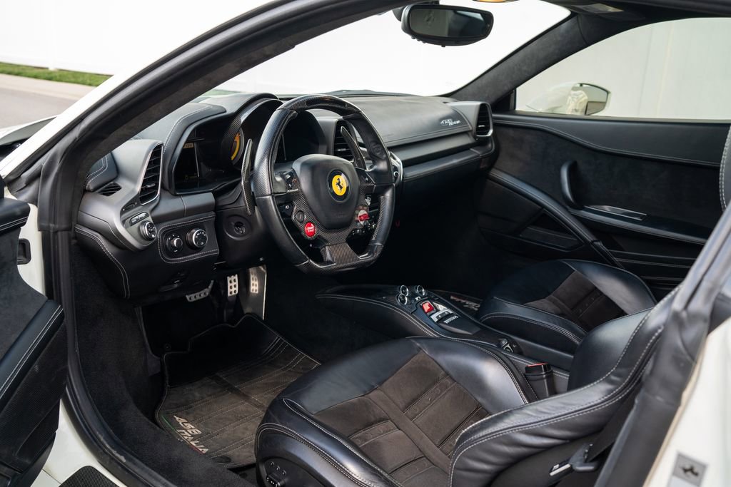 Used 2012 Ferrari 458 Italia Coupe RWD image 12