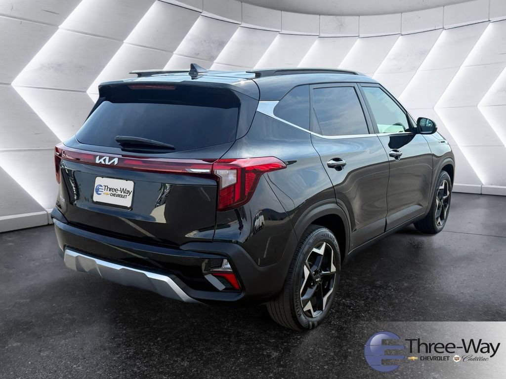 Used 2025 Kia Seltos EX w/ EX Sunroof Package image 5