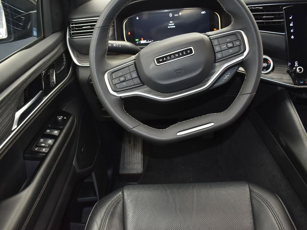 Used 2024 Jeep Wagoneer L Series II w/ Flexible Seating Group image 31