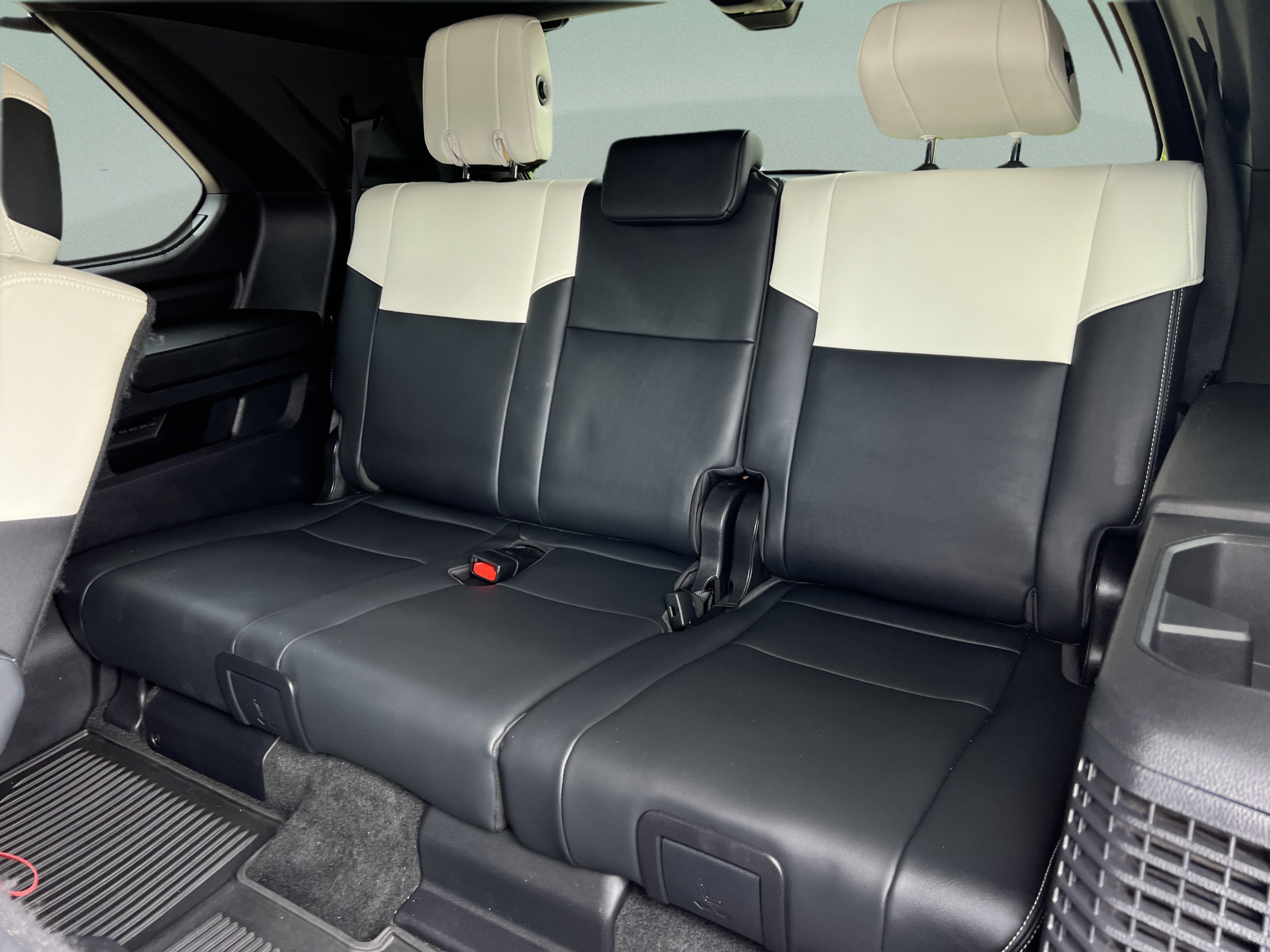 Used 2023 Toyota Sequoia Capstone RWD image 30