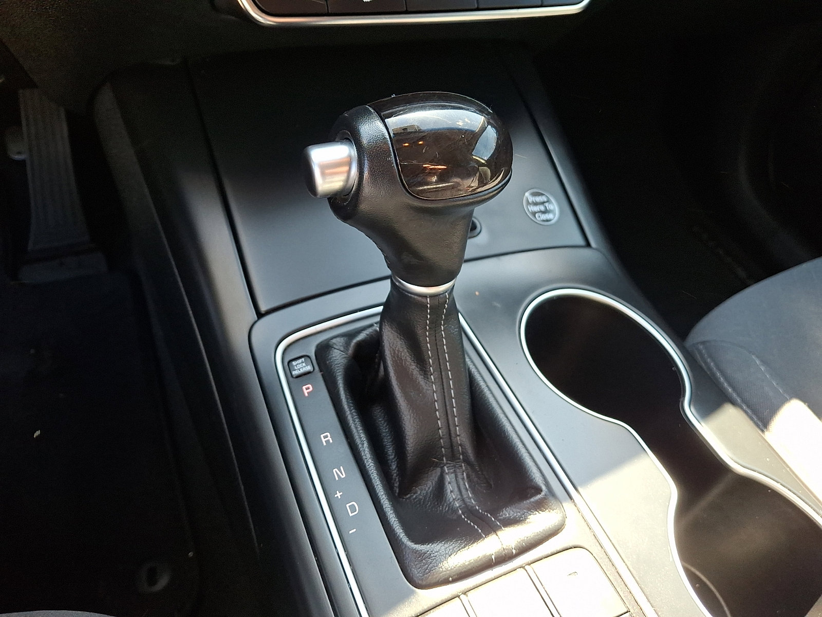 Used 2018 Kia Sorento LX image 22