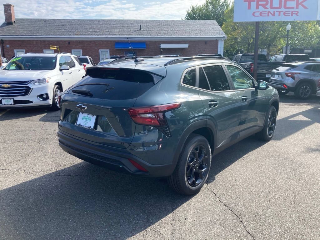 New 2026 Chevrolet Trax LT w/ Midnight Edition FWD image 28