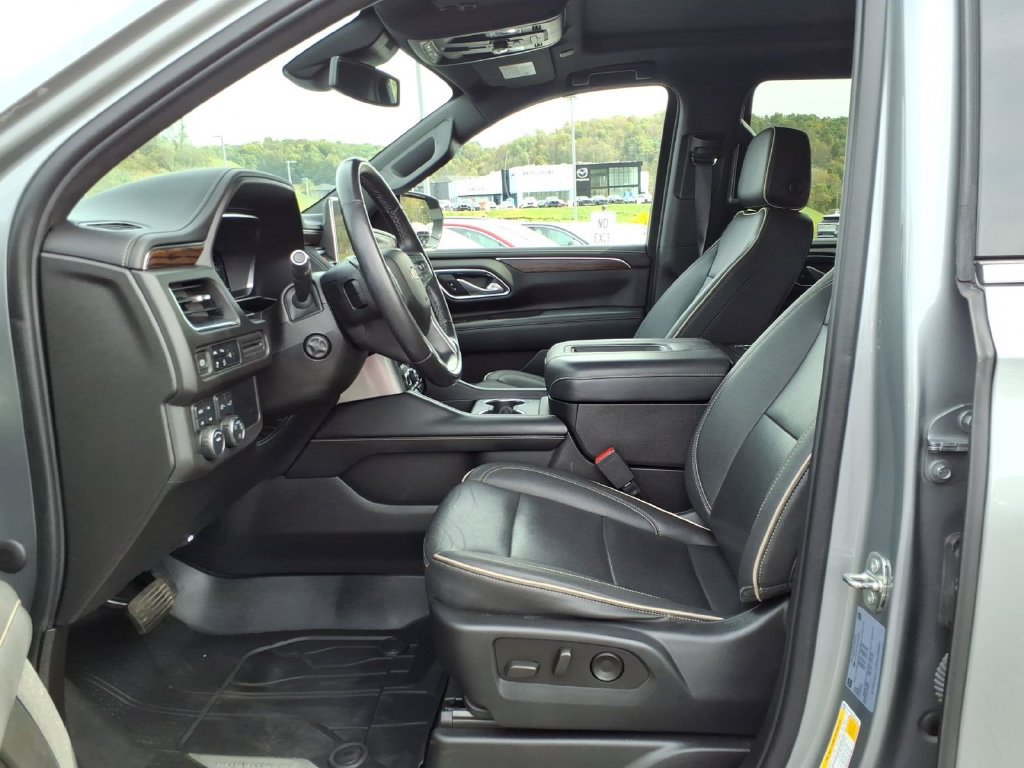Used 2023 Chevrolet Tahoe Premier AWD/4WD image 13