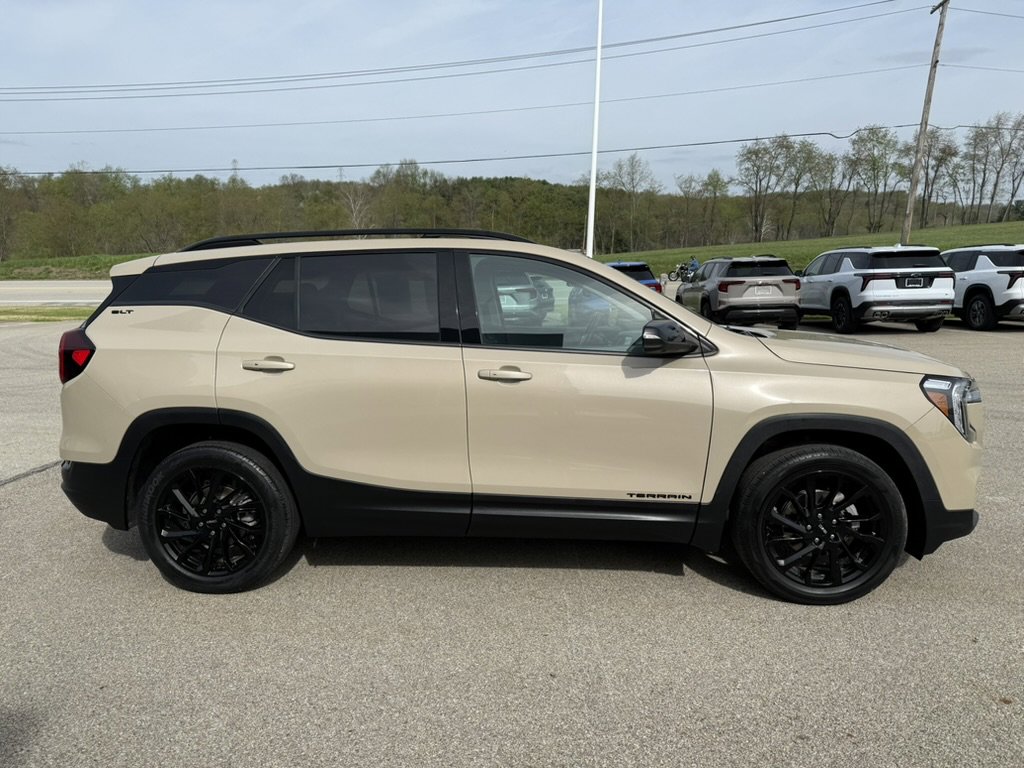 Used 2023 GMC Terrain SLT w/ Tech Package AWD/4WD image 6