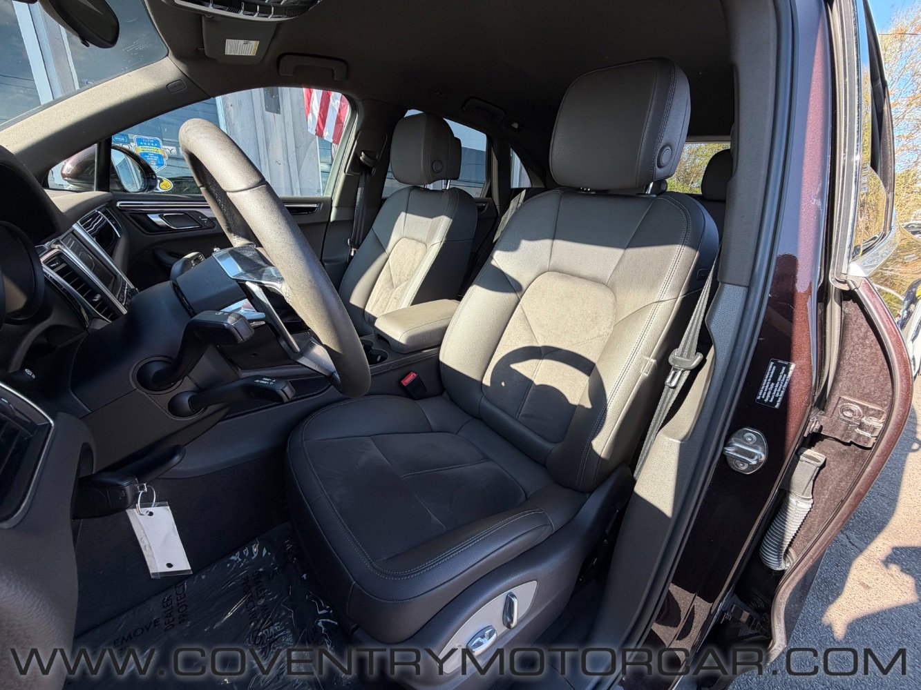 Used 2015 Porsche Macan S AWD/4WD image 36
